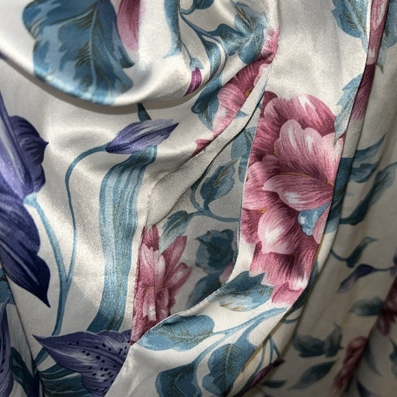 Vintage Primary Layer Medium Rose Floral Satin Caftan Housecoat Robe Nightgown - Picture 14 of 17